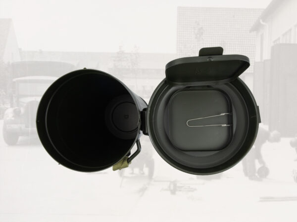 Gasmaskenbüchse – Image 4