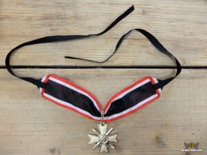 Goldenes Ritterkreuz des Kriegsverdienstkreuzes mit Schwertern