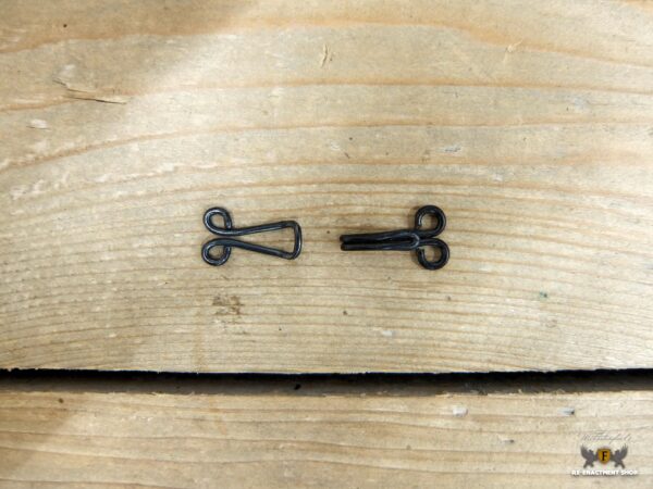 Hook and eye clasp