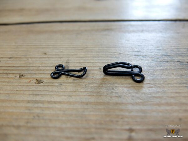 Hook and eye clasp