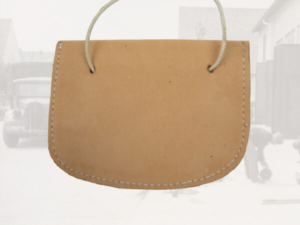 Leather pouch for Erkennungsmarke - Image 4
