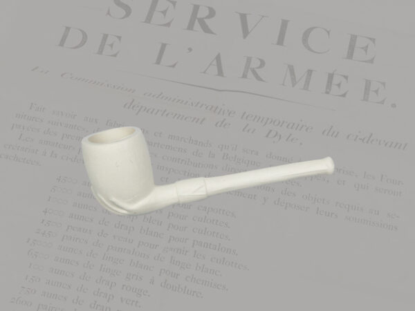 Clay pipe with hand decoration