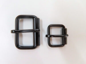 Black roller buckle